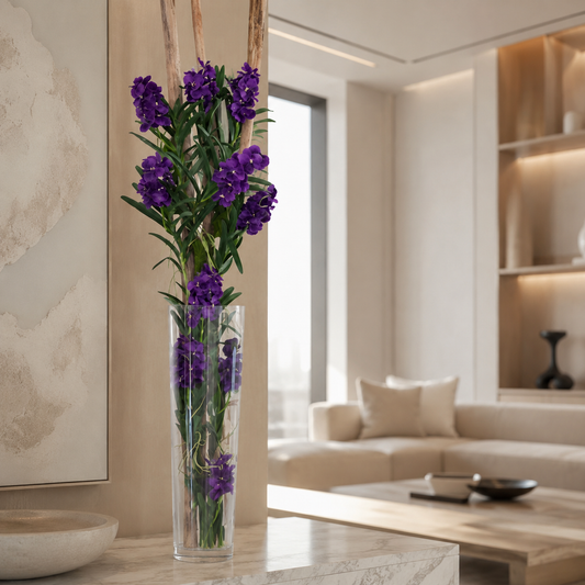 Violette Vanda-Orchideen mit Treibholz in großem Glaszylinder für stilvolle Innenräume | Lichtvella