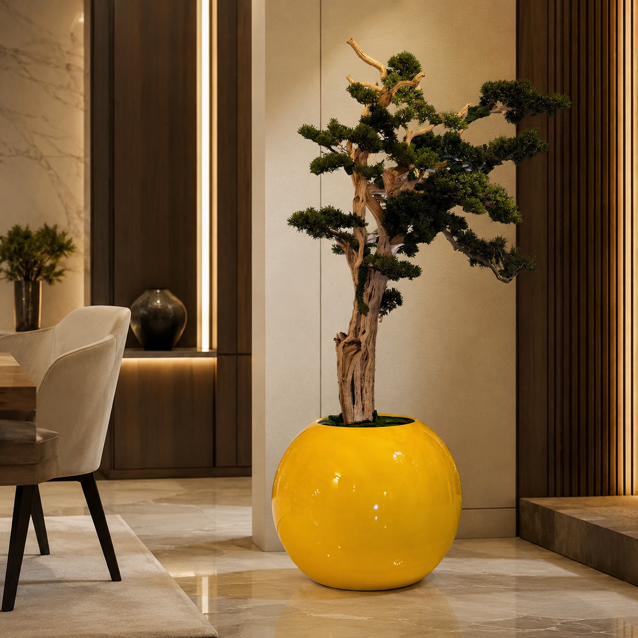 Hängender Bonsai in Vase Globe Safrangelb für stilvolle Innenräume | Lichtvella