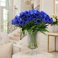 Blaue Tulpen in Urne Cristo für stilvolle Innenräume | Lichtvella