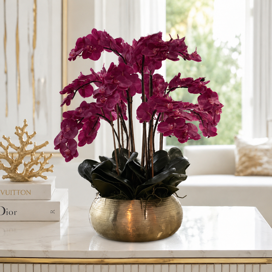 Rosa Phalaenopsis-Orchideen in goldener Schale Bowie für stilvolle Innenräume | Lichtvella
