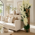 Teakvase mit Naturkante und weißen Vanda-Orchideen für stilvolle Innenräume | Lichtvella